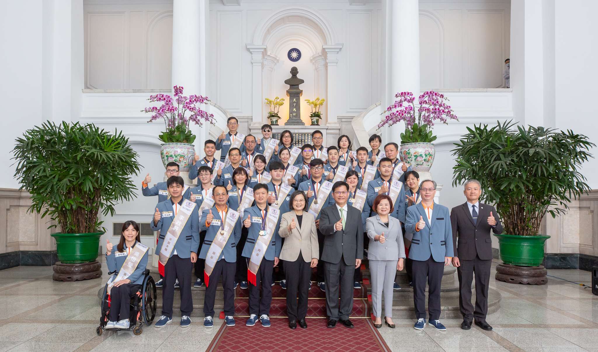 蔡英文總統接見「第10屆國際展能節職業技能競賽」代表團。(圖：總統府)