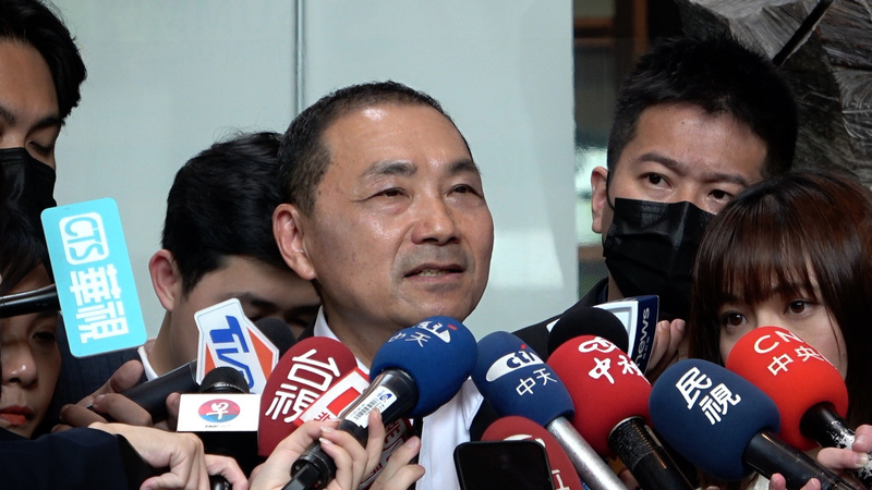 新北市長侯友宜表示，他徹夜與消防局聯繫，掌握火警撲滅進度；今天也指示新北市警察局長廖訓誠，持續掃蕩，壓制犯罪。(圖：中央社)