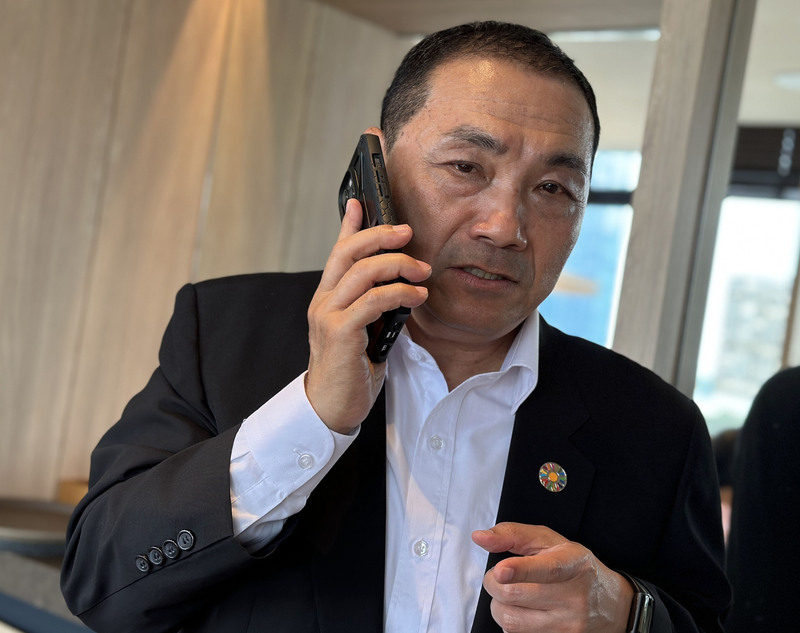 新北市連2天發生槍擊案，目前正出訪新加坡的市長侯友宜（圖）20日受訪表示，已要求找出幕後犯罪集團，絕不寬貸與手軟。（新北市政府提供） (圖：中央社)