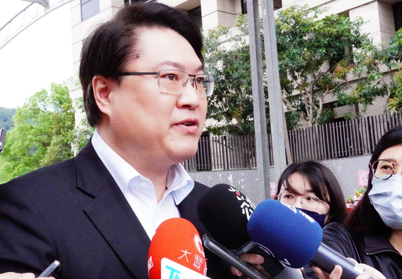 對於新北市長侯友宜籲勞動節全國放假，內政部長林右昌表示，先凝聚朝野共識。 (圖：中央社檔案照片)