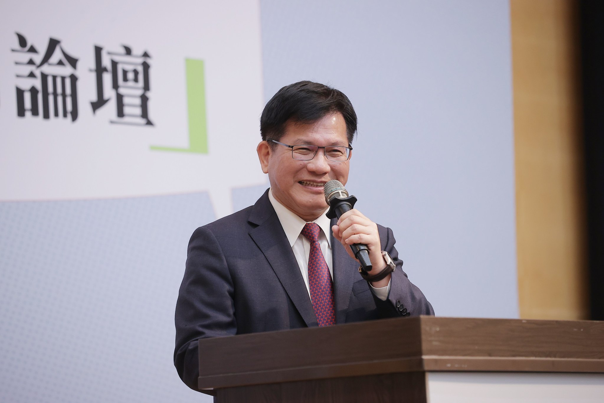 總統府秘書長林佳龍24日出席「挑戰2032：台灣國家願景系列論壇」。 (圖:總統府)