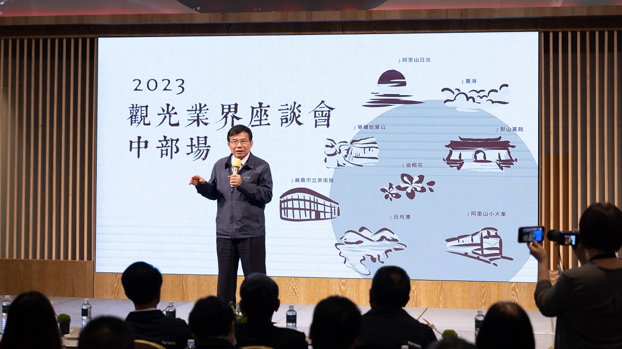 交通部長王國材25日表示，預估今年來台國際觀光客人次是600萬人次，今年至4月24日已突破150萬人次，他有信心達標。(圖：觀光局)