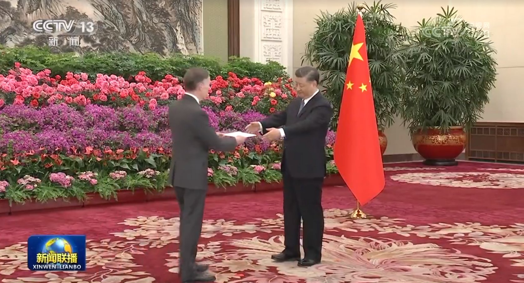 美駐中大使勃恩斯（Nicholas Burns）24日向中國國家主席習近平遞交國書。 (圖:@USAmbChina)