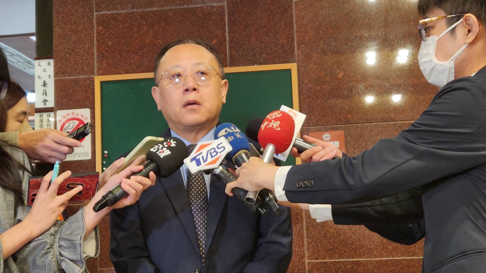 文化部長史哲憂心國內電信業者引進韓國OTT是「引韓兵入關」，呼籲中華電信等國內電信業者大力投資國內內容產業。(江昭倫 攝)