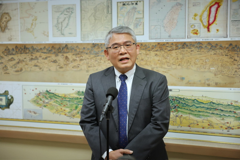 內政部次長花敬群12日說，鴻海創辦人郭台銘把政府未擬都更、危老重建定型化契約，說成政府跟建商聯合坑殺地主，要選總統的人不應該亂講話。(資料照/中央社)