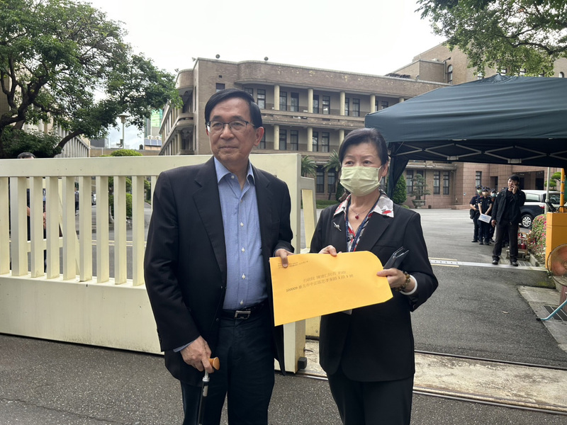 前總統陳水扁被質疑違反保外醫治規定，中監致電告誡注意言行，將增訪視次數。(圖：中央社)