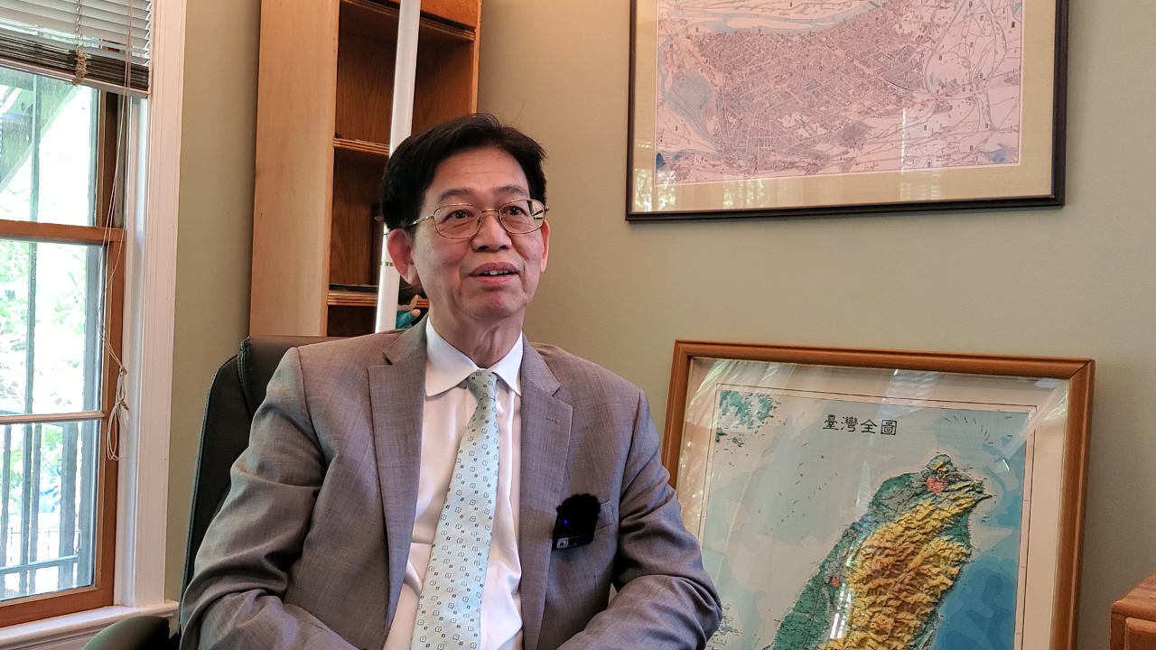 台灣人公共事務會(FAPA)總會長簡明子在華府接受央廣英語主持人訪問。