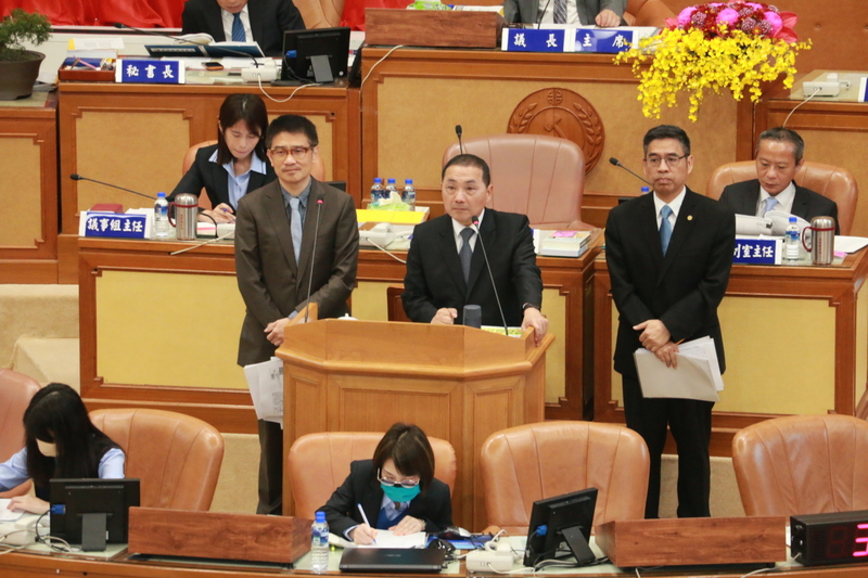 新北市長侯友宜被議員追問是否認同「一中原則」時重申，我們的國家叫中華民國，一切按照中華民國憲法定義。(圖：中央社)