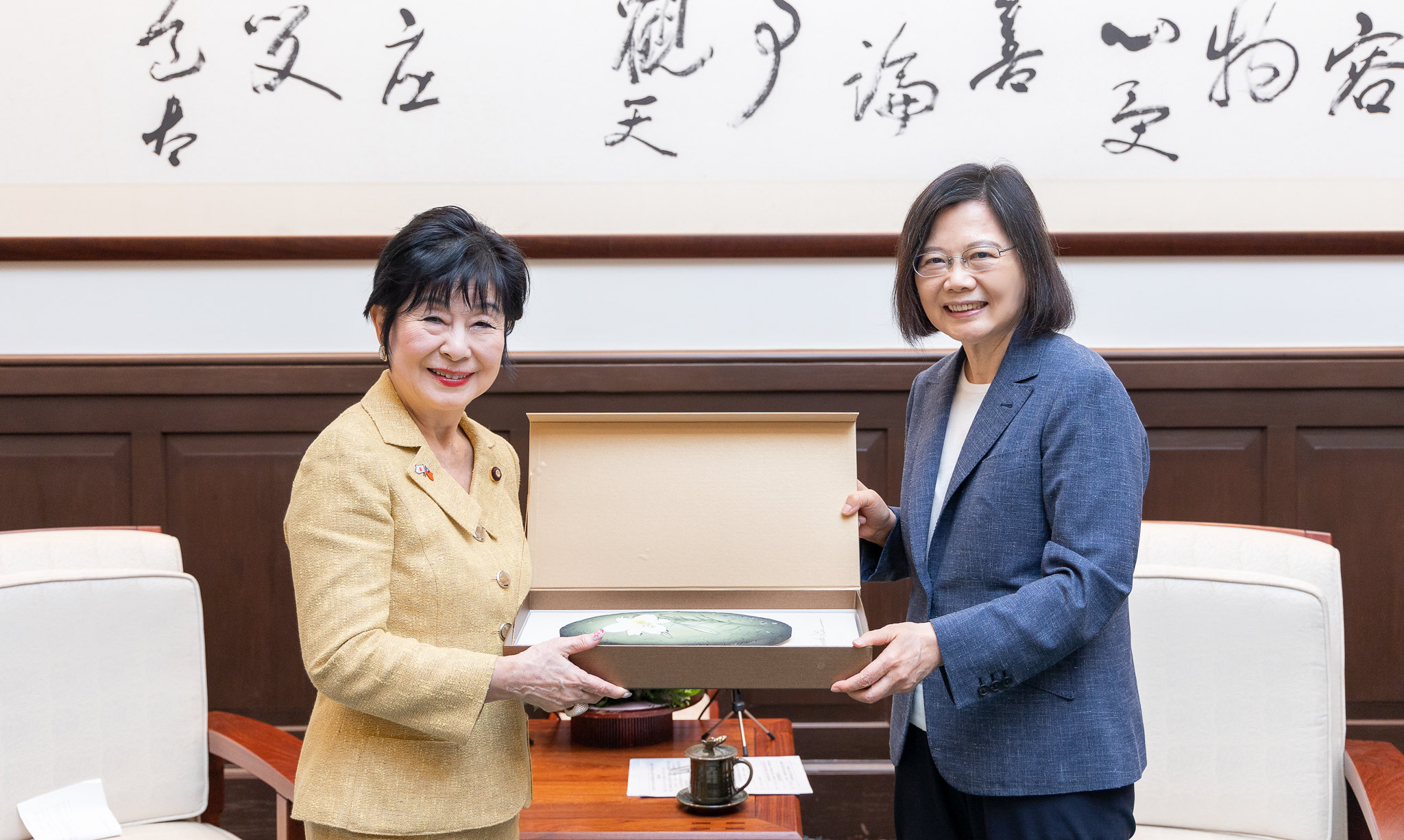 日本前參議院議長晉見蔡總統挺台參與國際組織-新聞-Rti 中央廣播電臺