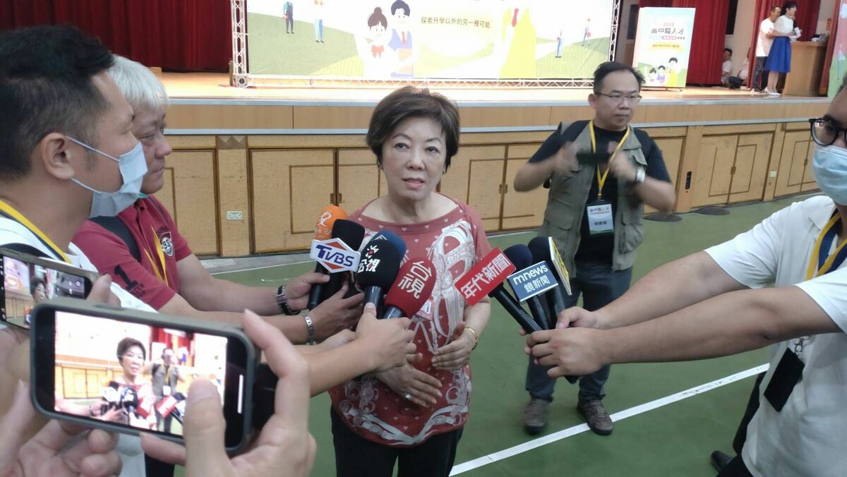 台積電慈善基金會張淑芬董事長表示，年輕人可在 Instagram 上進行就職計分活動，場外完成「專業履歷大頭貼」。 圖：翻攝自台積電慈善基金會