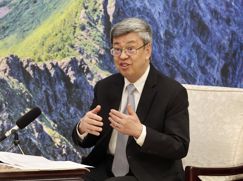 行政院長陳建仁(圖)因咳嗽不適、快篩陽性，今將取消原訂行程。資料照片。(圖：中央社)