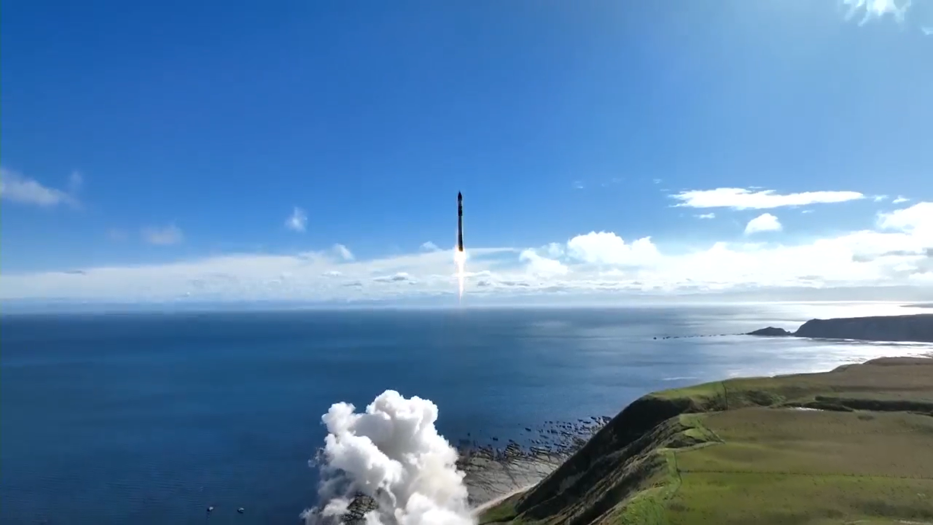 NASA成功發射2顆氣象衛星，可改善風暴預測。(圖取自NASA臉書直播)