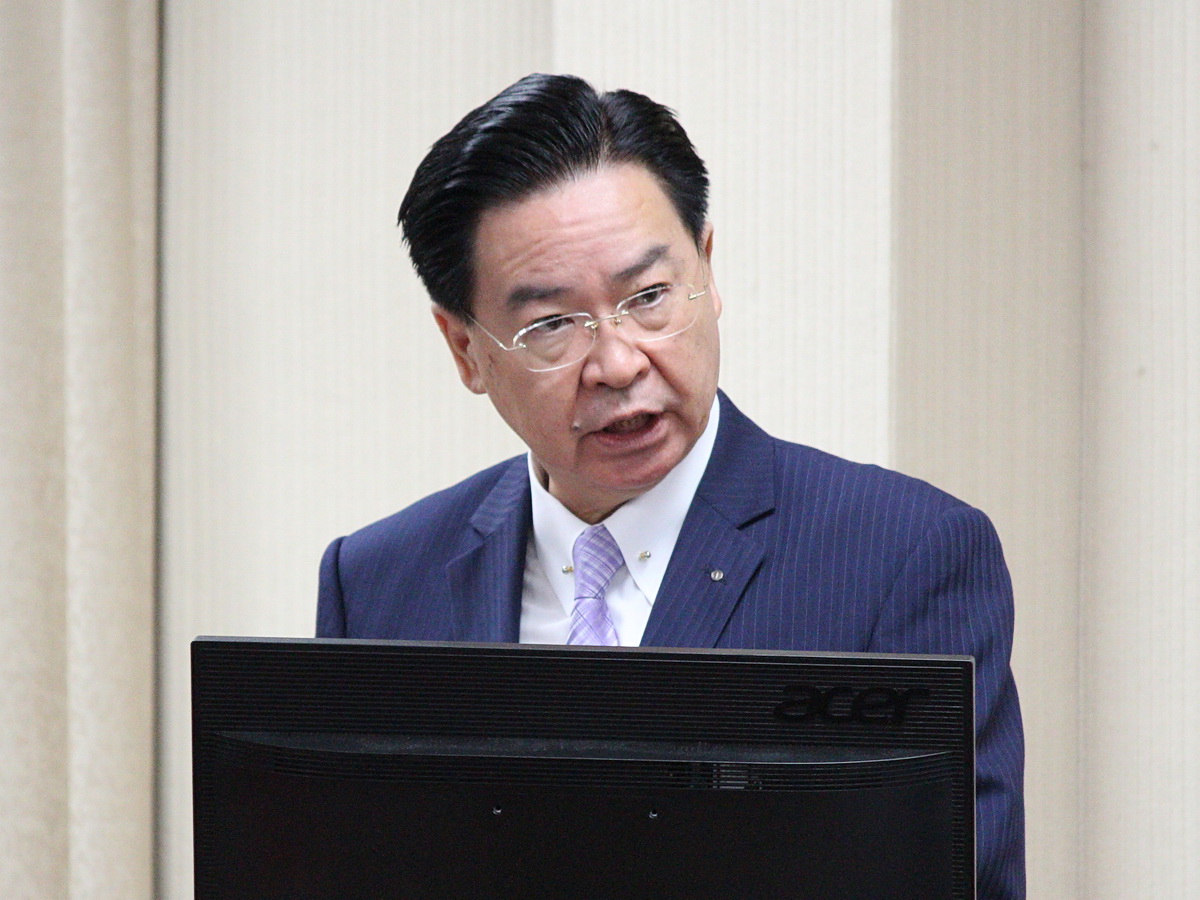 對於台灣是否爭取美國將台灣納入「核保護傘」?外交部長吳釗燮證實，台灣有與其他相同訴求盟友溝通，但台美就此議題的討論內容不宜公開說明。 資料照片。(央廣記者王照坤 攝)