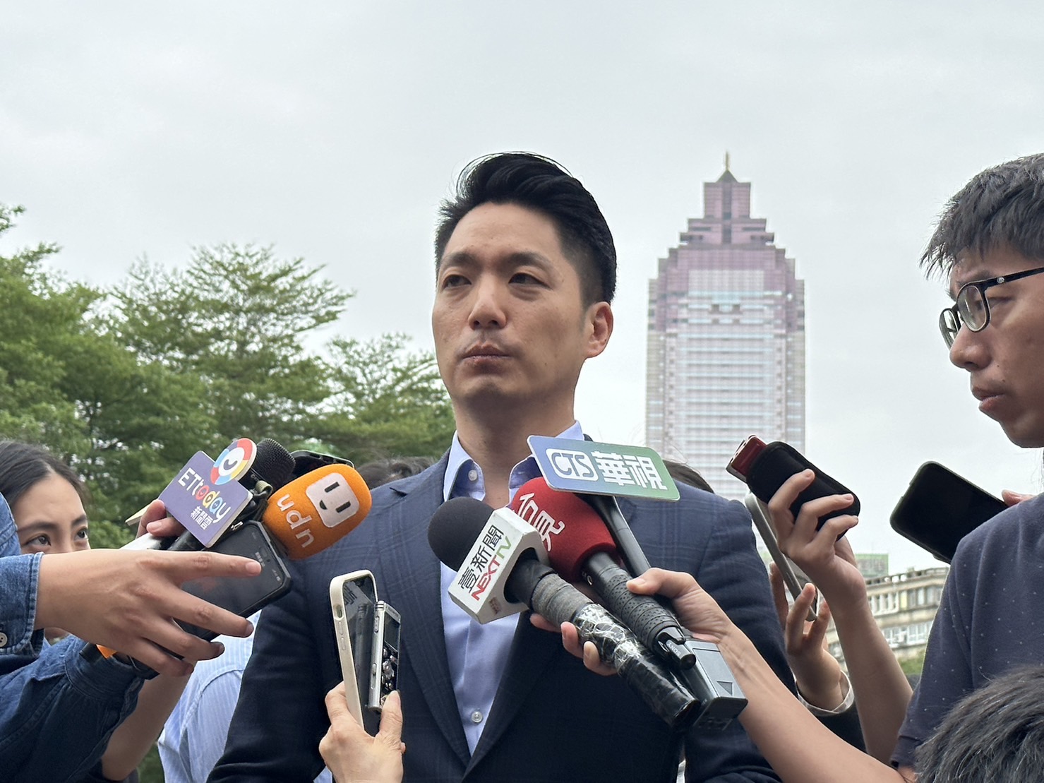 台北市長蔣萬安表示，台中捷運意外發生後，已全面巡檢台北捷運沿線工程，貫徹禁限建規定。(王韋婷攝)