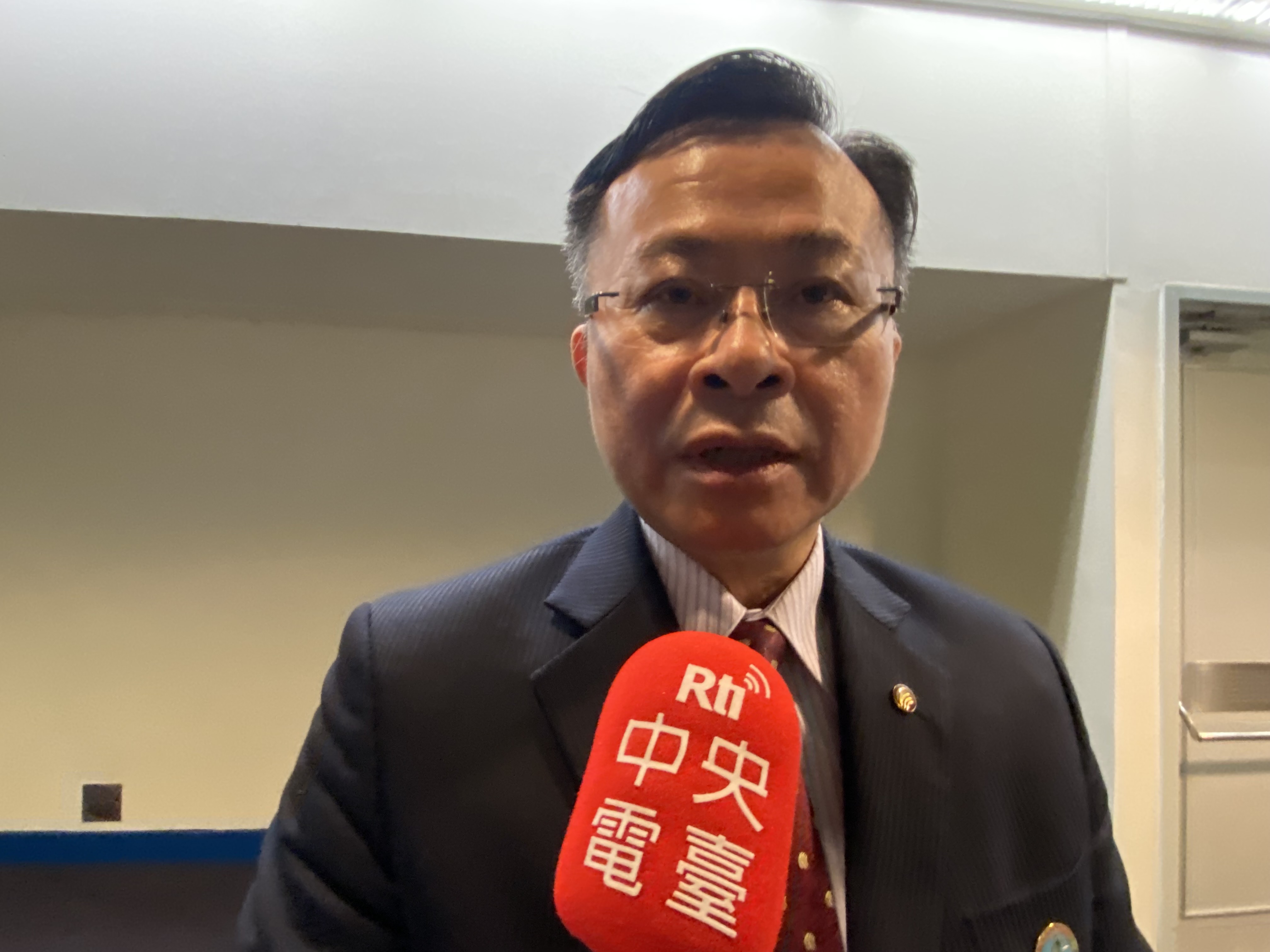 NCC主委陳耀祥12日在出席「2023公共電視國際研討會」後，首度正面回應台北高等行政法院10日針對中天訴訟案做出「撤銷NCC不予換照處分」的判決。(吳琍君 攝)