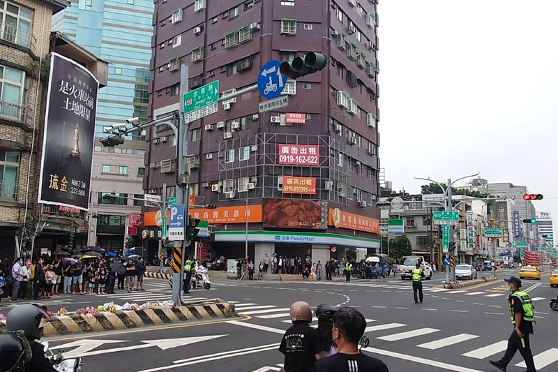 台南市政府警察局交通警察大隊統計，1日至14日取締「路口未停讓行人」件數最多的地點，為8日3歲女童遭撞身亡的北區忠義路與成功路口。(圖：中央社)