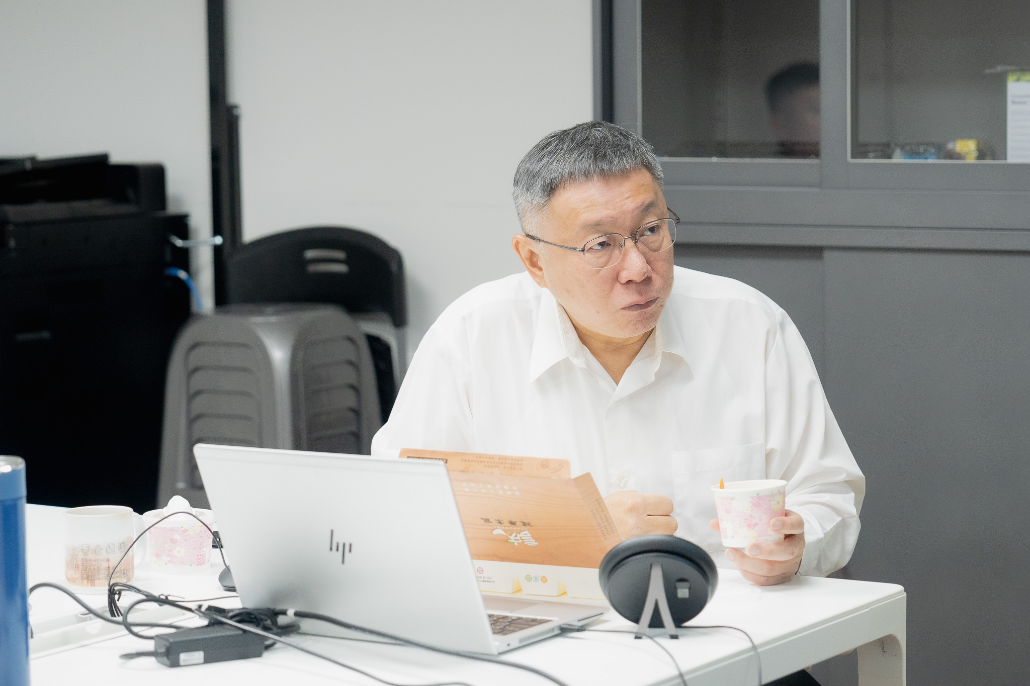 民眾黨17日正式公告提名黨主席柯文哲參選總統，圖為柯文哲出席中央委員會。(民眾黨提供)