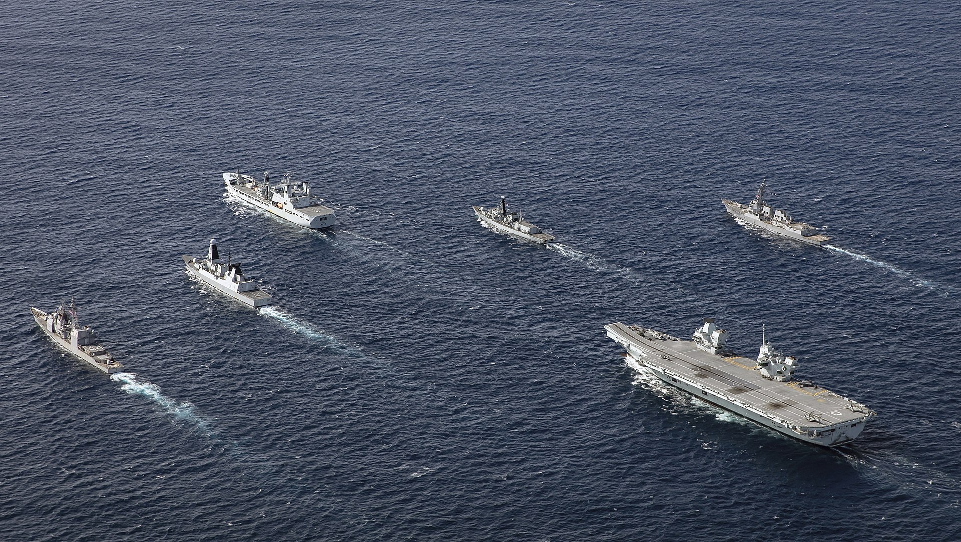 英國海軍航艦伊麗莎白女王號（HMS Queen Elizabeth）及其打擊群將重返印太。(維基百科/OGL v1.0)