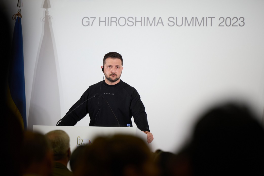 烏克蘭總統澤倫斯基參與七大工業國集團(G)7高峰會最後一天議程並召開記者會。(圖:烏克蘭總統府)