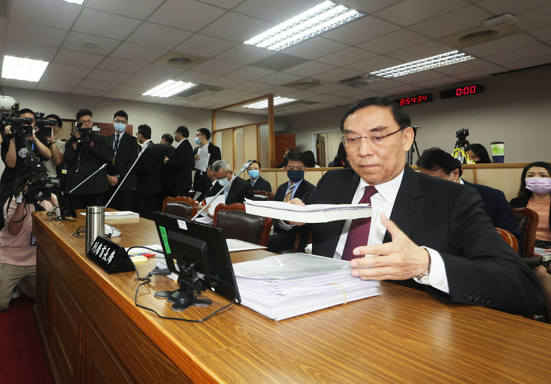 法務部長蔡清祥（前右）25日上午列席立法院司法及法制委員會進行專題報告，並備質詢。 (圖：中央社)