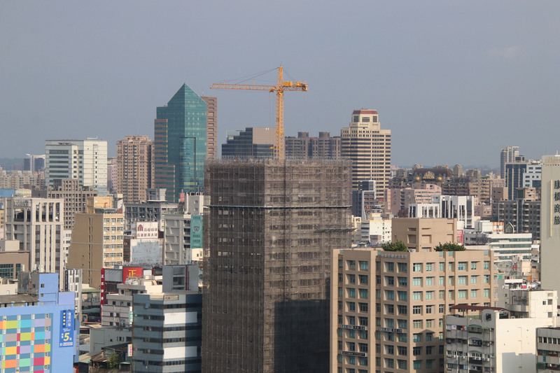 內政部26日在部務會報中通過「都市更新建築容積獎勵辦法」修正草案。(圖：中央社)