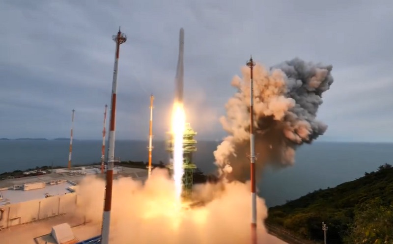 韓國24日成功發射自主研製運載火箭世界號，並將工作衛星送入軌道。(圖：南韓科技部IG)