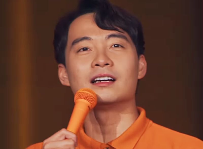 馬來西亞脫口秀演員黃瑾瑜。 (圖:翻拍YT)
