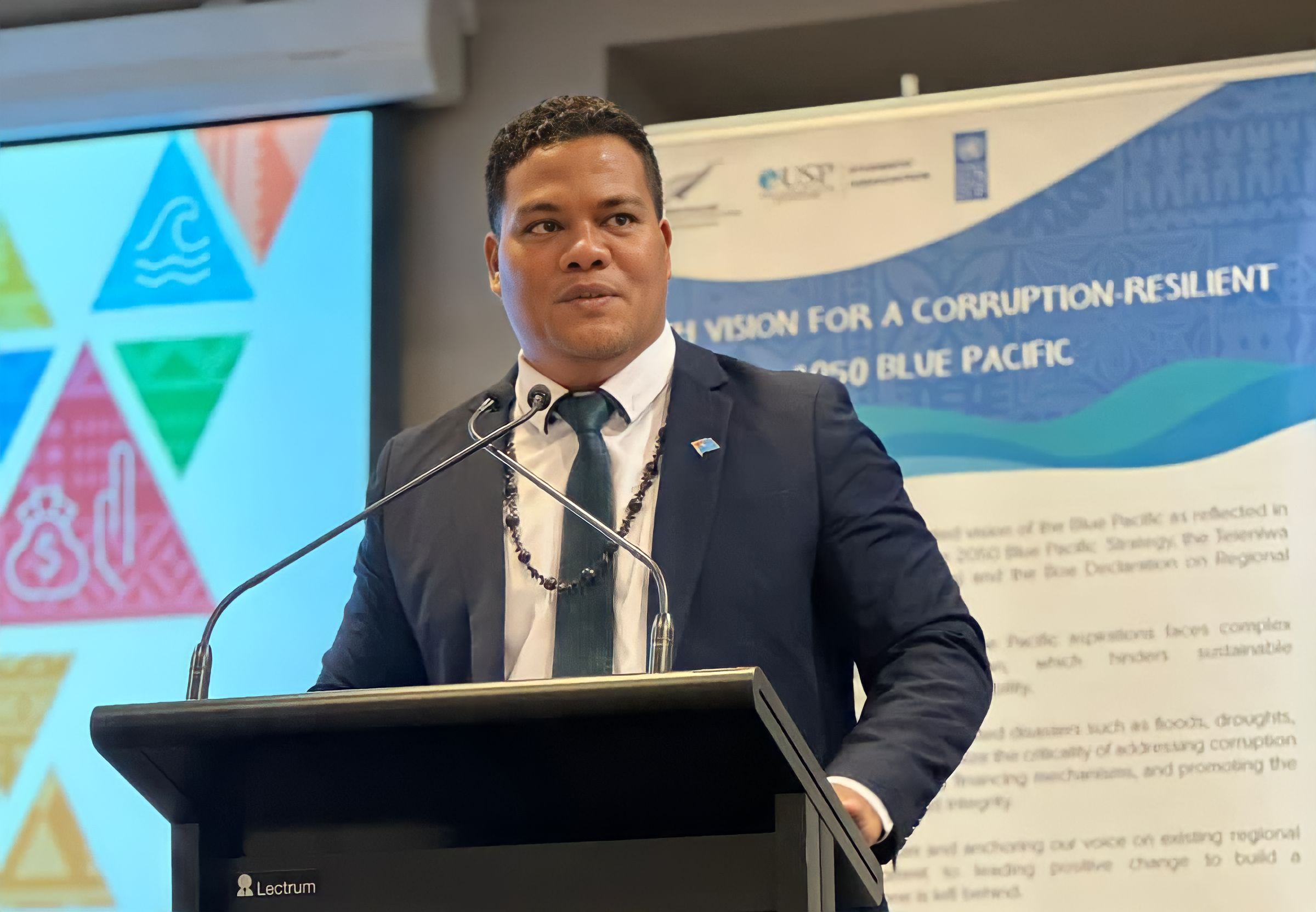 吐瓦魯國司法、通訊暨外交部長柯飛(Simon Kofe)伉儷應我國政府邀請，率團訪問台灣。(圖:推特@Simon_Kofe)