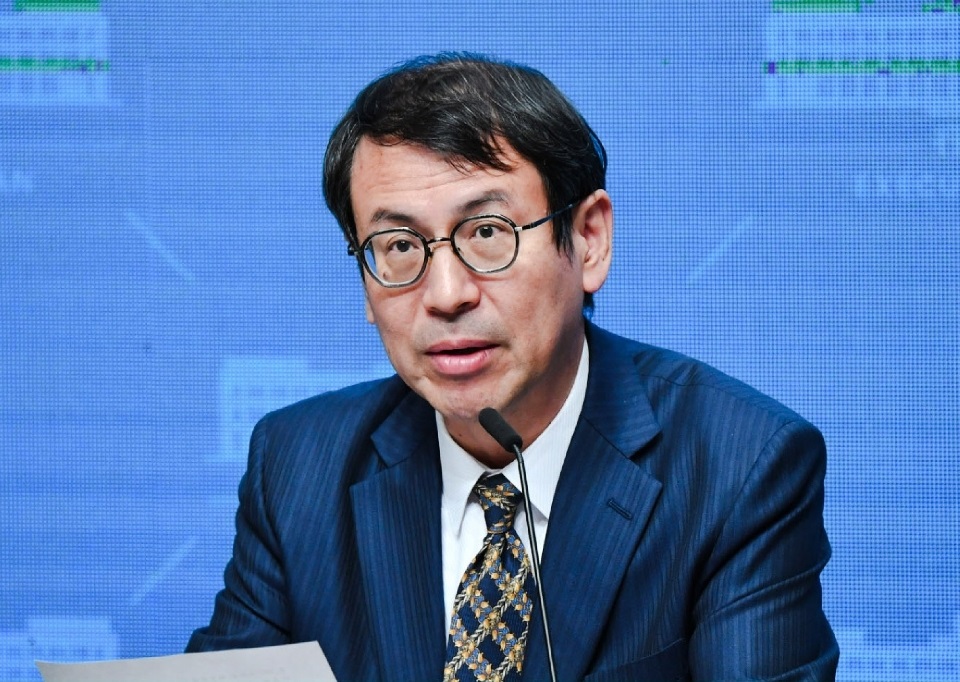 行政院發言人林子倫呼籲「聯合報」應勇於面對自身錯誤，重拾媒體社會責任，即刻更正及撤除不實報導，並向全體國人道歉。(圖：行政院發言人臉書)