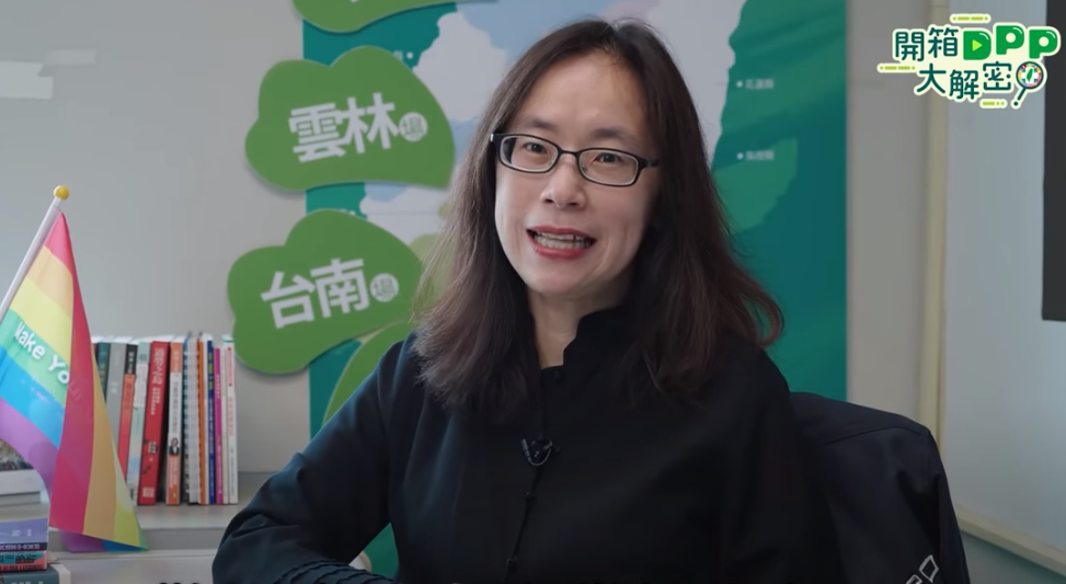 民進黨9日表示，許嘉恬(圖)身兼申訴委員會執行秘書，在知悉疑似性騷擾事件發生後，未依規啟動必要程序，確有相關行政疏漏。(圖：民進黨 YT)