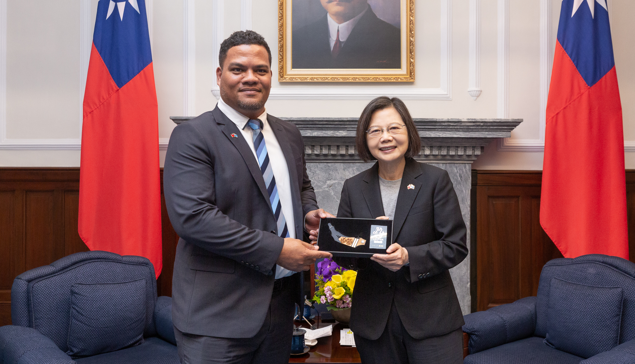 蔡英文總統接見吐瓦魯國司法、通訊暨外交部長柯飛。(圖：總統府)