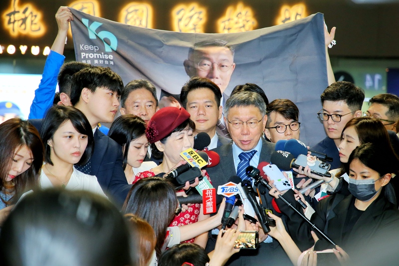 台灣民眾黨黨主席柯文哲4日上午搭機赴日，他表示，將比照訪美國行程拜訪國會、行政部門、智庫等，到訪日本是聽比說更重要，也讓日本更了解台灣的狀況。 (圖：中央社)