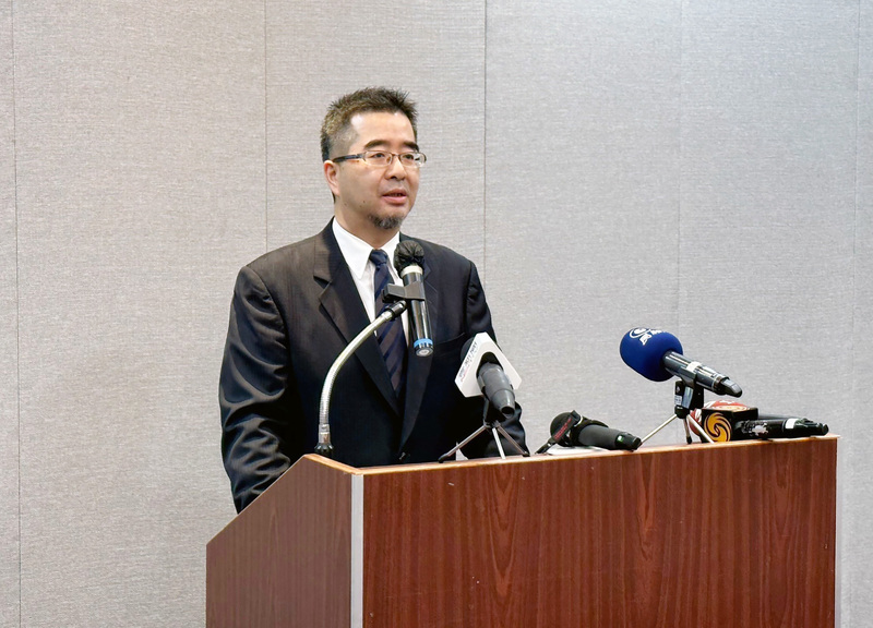 馬英九基金會執行長蕭旭岑8日舉行記者會，說明前總統馬英九已邀請包括大陸北京大學、清華大學、復旦大學、武漢大學、湖南大學等5所大學50名學生，於7月中旬訪問台灣。(圖：中央社)
