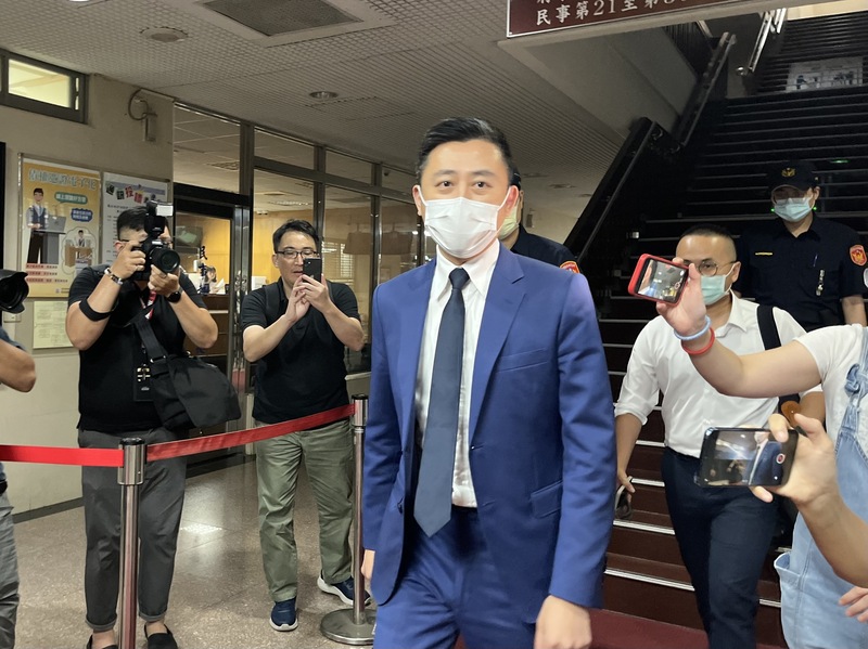 前新竹市長林智堅（中）。(資料照片/CNA)