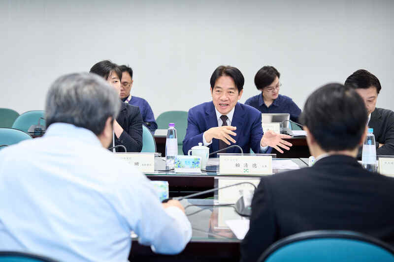 民進黨主席暨總統參選人賴清德9日出席中國事務部主辦「中國事務小組」諮詢委員會議。(圖：中央社)