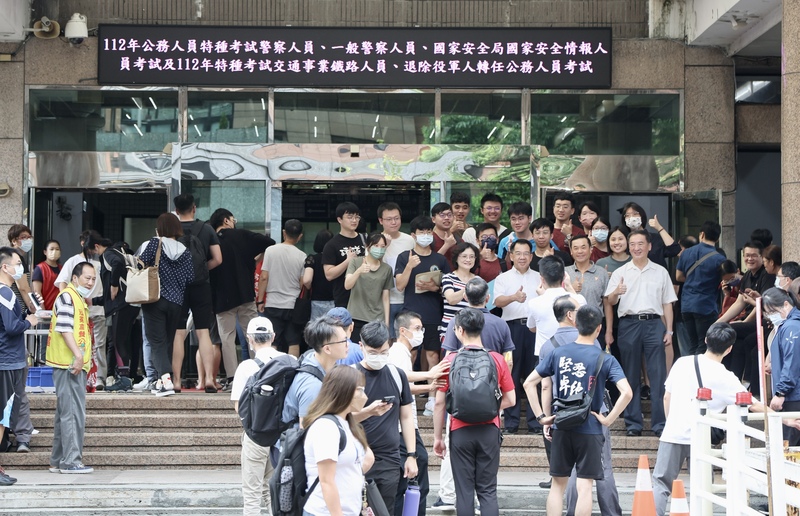 警察、國家安全情報、鐵路人員等5項考試10日登場，配合國營台灣鐵路股份有限公司設置條例將從113年起施行，今年是最後一年由考選部舉辦交通事業鐵路人員考試。 (圖：中央社)
