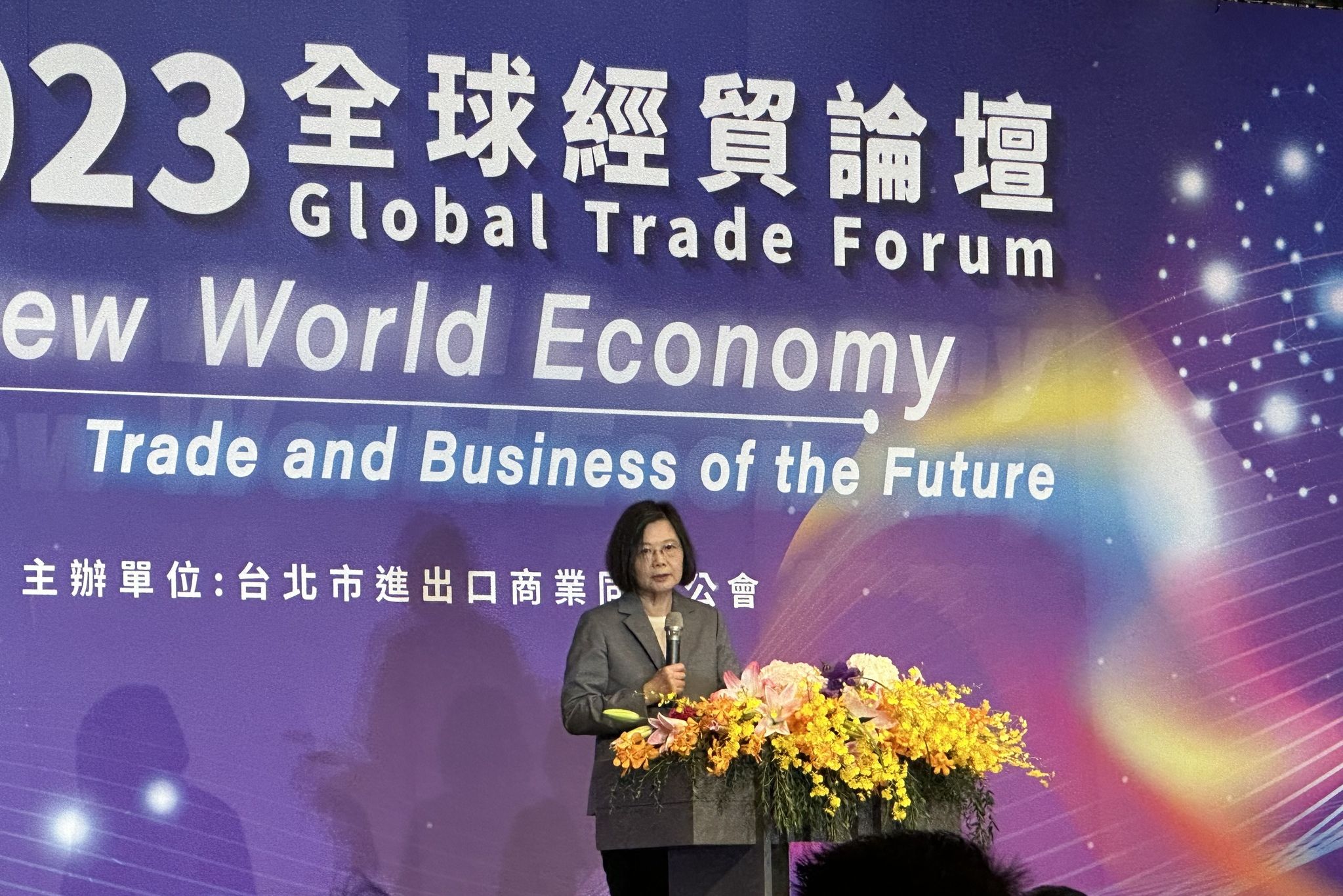 蔡英文總統指出，面對今年經濟成長動能趨緩的挑戰，台灣已及早做好準備。(謝佳興 攝)