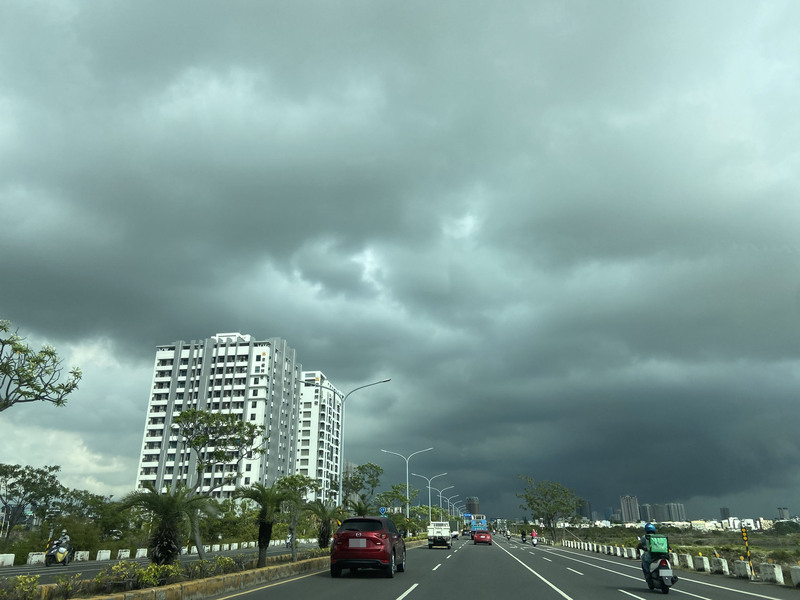 滯留鋒面徘徊 南部降雨較持續。 (圖：中央社)
