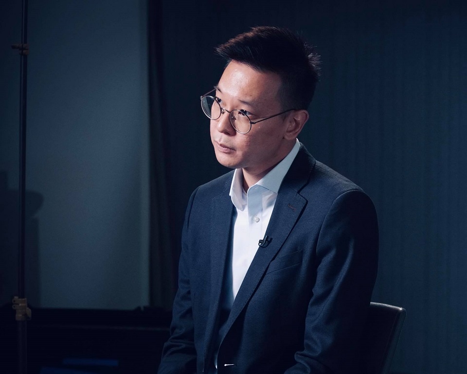 民進黨前副秘書長林飛帆13日下午宣布退出立委選戰，為性平爭議負起政治責任。(圖：林飛帆臉書)