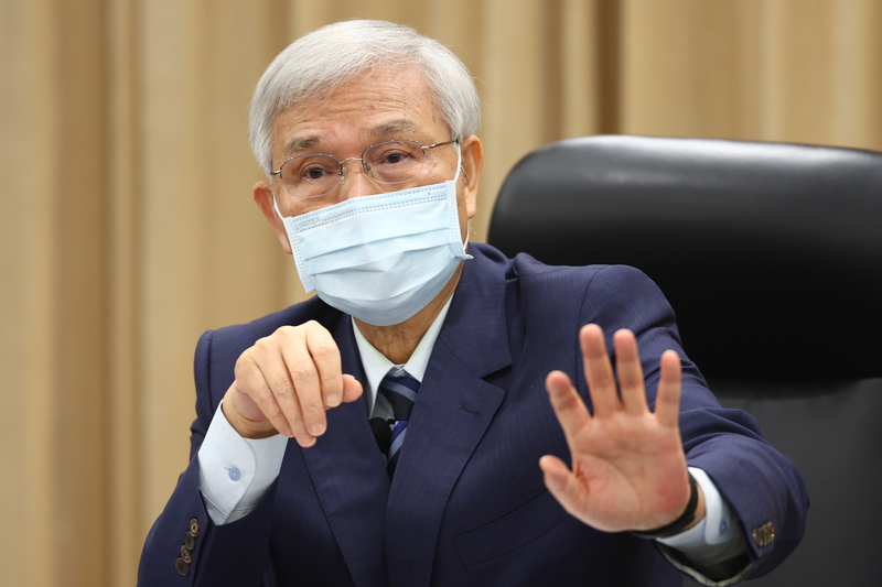 央行總裁楊金龍15日表示，暫停升息不代表此波升息結束，如果台灣國內消費者物價指數(CPI)沒降至2%以下，不排除再升息。(圖：中央社)