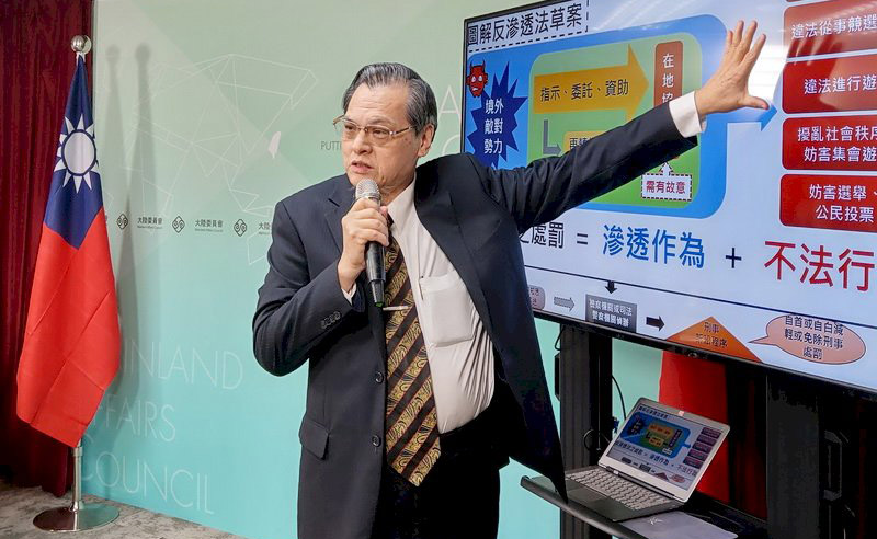 前國安局長陳明通17日委託律師發表聲明指出，將繼續平反林智堅論文案。(資料照/央廣記者王照坤攝)