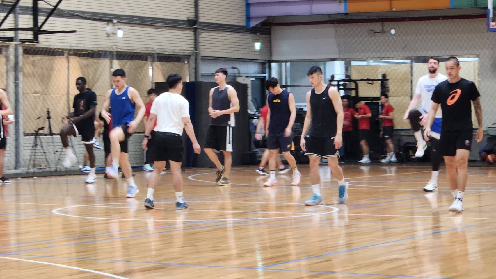 備戰杭州亞運，台灣男籃培訓隊19日於晧宇國際籃球培訓中心展開集訓。(江昭倫 攝)