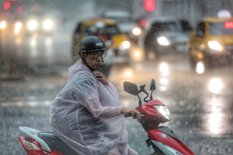 中央氣象局針對北北桃等12縣市發布大雨特報。(資料照片/中央社)