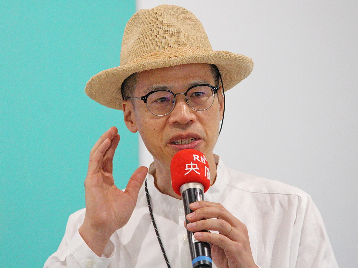 移居台灣的港人藝術家黃國才在央廣舉辦的「港版國安法三週年座談會」上建議，建構第一島鏈藝文反威權力量，一起說好台灣與香港的故事 (央廣記者王照坤 攝)