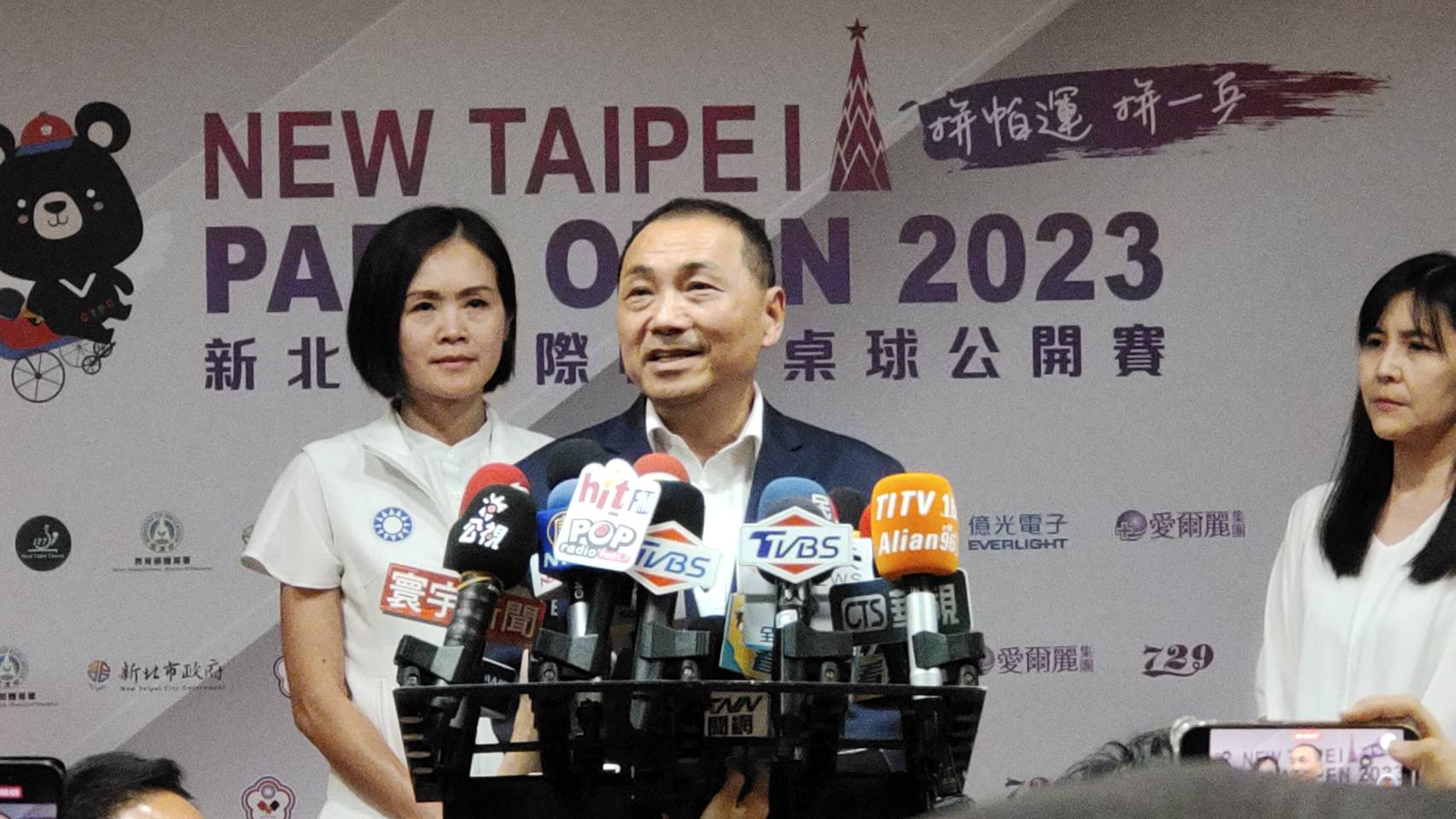 新北市長侯友宜強調，兵役役期恢復為4個月有前提，也就是兩岸必須和平穩定。他並說，會持續對美軍購。(王韋婷攝)