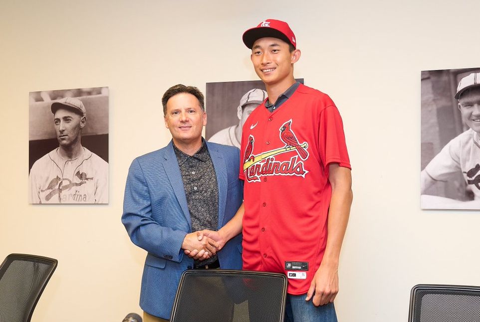聖路易紅雀3日宣布簽下台灣右投林振瑋。 (圖:@Cardinals)
