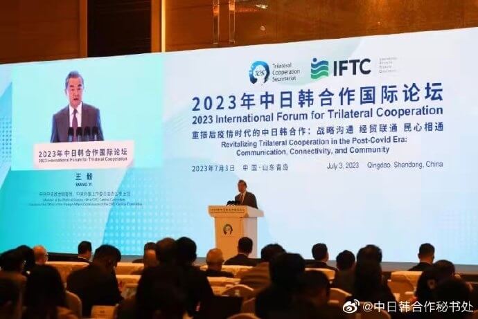 中共中央外事工作委員會辦公室主任王毅表示，中日韓不管怎樣都變不成西方人，「要知道自己的根在什麼地方」。(圖取自微博)