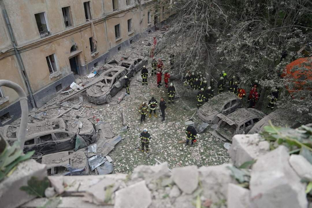 烏克蘭城市利維夫罕見遭空襲，公寓被炸4死。(路透社/達志影像)