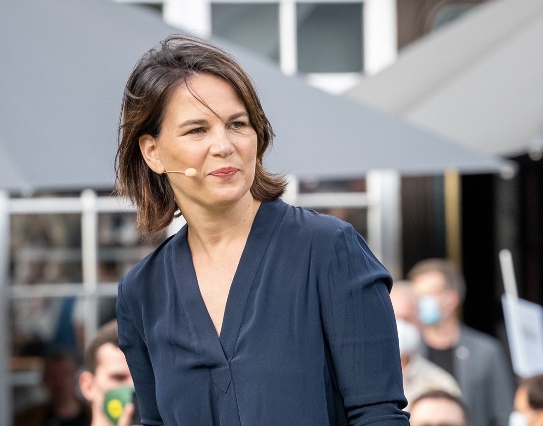德國外交部長貝爾伯克(Annalena Baerbock)表示，德國反對向烏克蘭運送集束彈藥。(圖:Annalena Baerbock臉書)