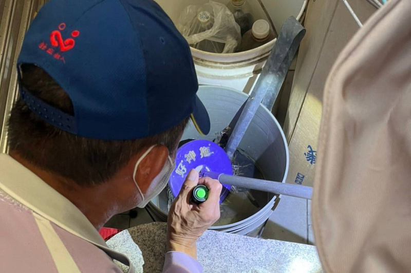 台南市9日再增14例登革熱確診病例，其中永康區占6例最多，市府已將永康列入高風險區，防疫人員也加強稽查環境可能孳生源。(圖：中央社)